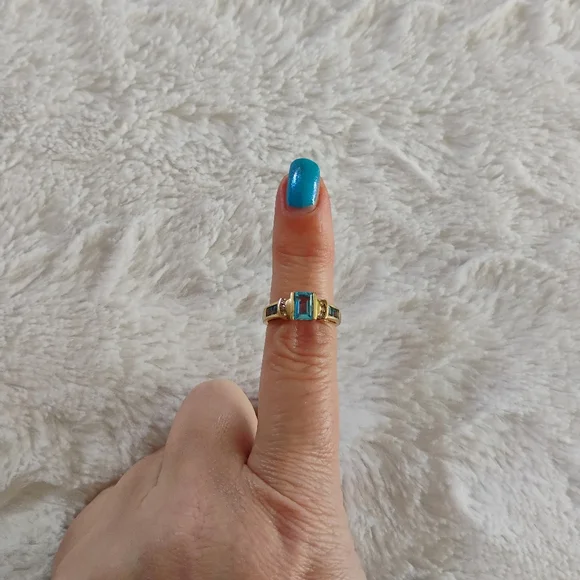 10k Gold Blue Topaz And Diamond Ring - Picture 2 of 8